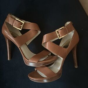 MICHAEL KORS New Tan Leather Buckle High Heels Size 9
